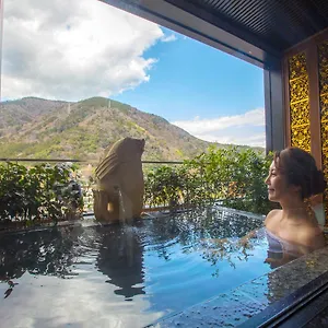 Balinese Onsen Airu האקונה