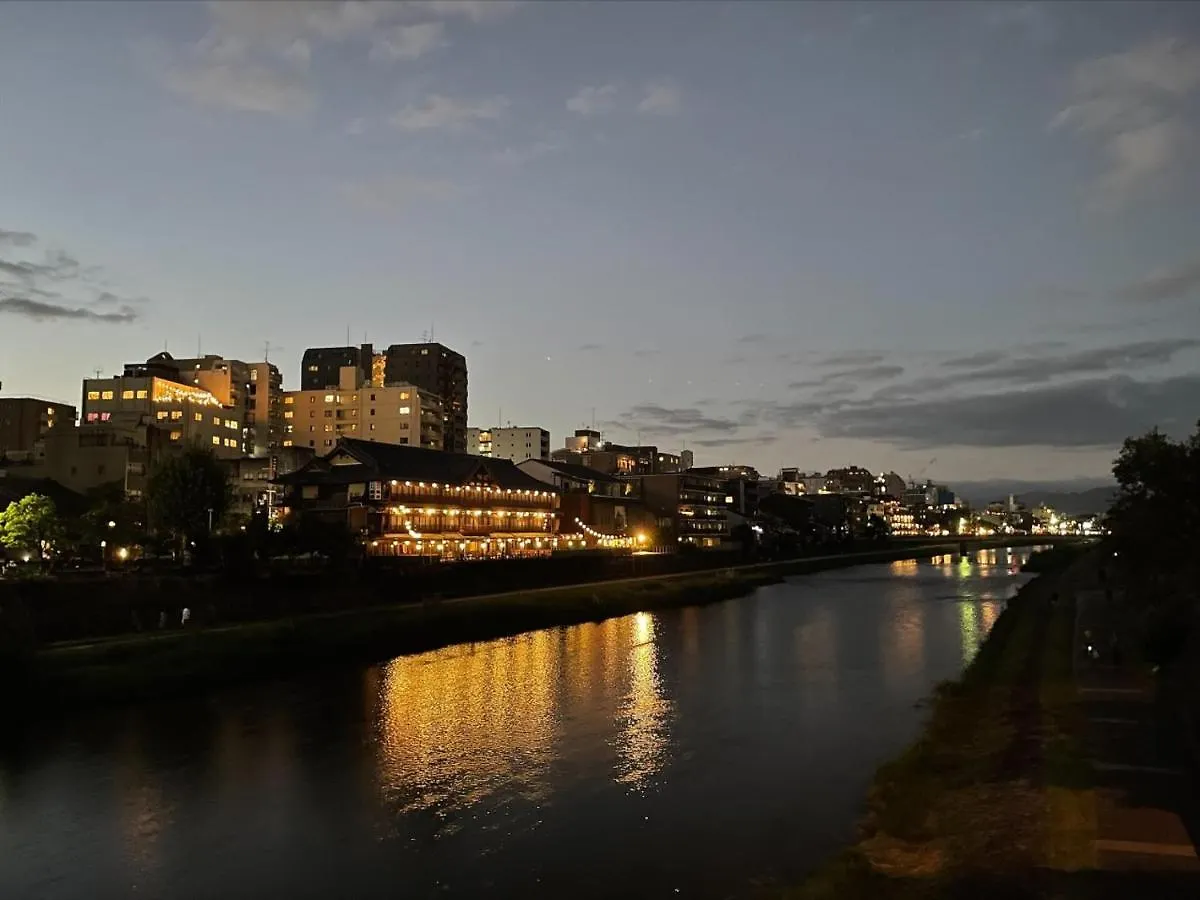 Hotel Tavinos Kioto 3*,
